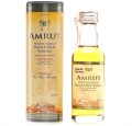 AMRUT PEATED INDIAN SINGLE MALT WHISKY CASK STRENGTH 0,05L + PUSZKA