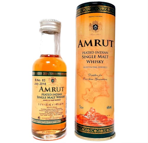 AMRUT PEATED INDIAN SINGLE MALT WHISKY 0,05L + PUSZKA