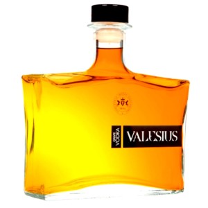 WÓDKA TORUŃSKA - VALESIUS 0,7L + DREWNIANA SKRZYNIA