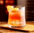 HENNESSY V.S. COGNAC 0,7L + 2 SZKLANKI EOY 2020