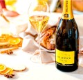 SZAMPAN DRAPPIER CARTE D'OR TETE A TETE BRUT 0,75L + KIELISZKI