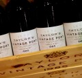 WINO PORTO TAYLORS VINTAGE PORT 1985 0,75L + SKRZYNKA