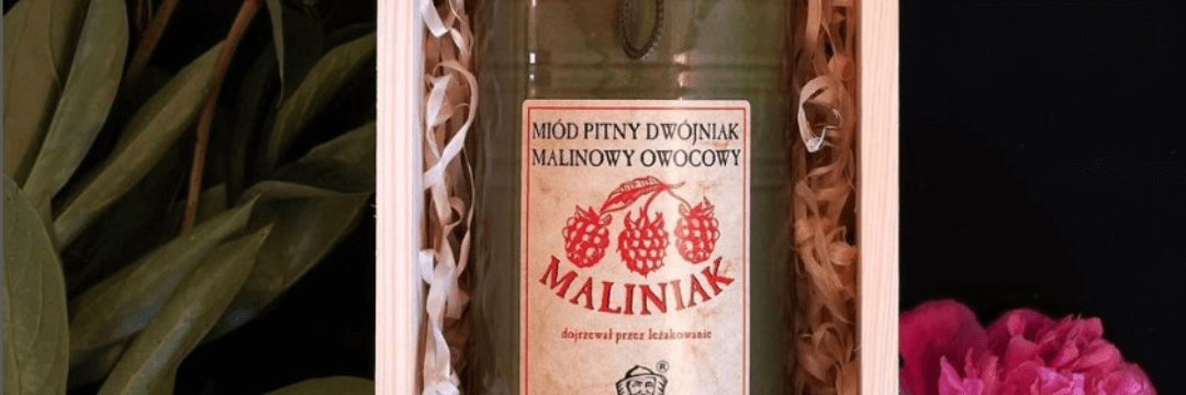 Dwójniak Maliniak z Pasieki Jaros w ochronnych trocinach