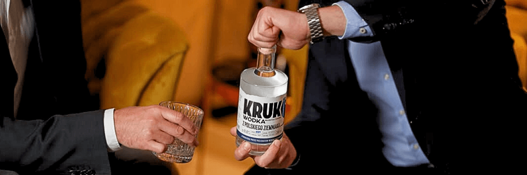 KRUK POLSKA WÓDKA Z ZIEMNIAKA MANUFAKTUROWA 0,7L + KARTONIK