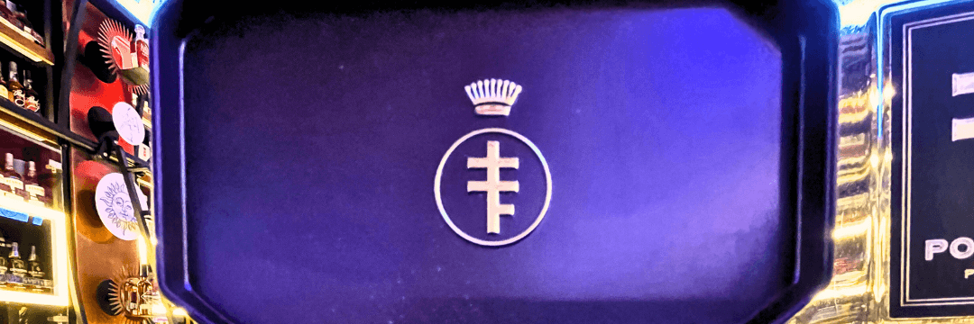 Herb Potockich na wieku puszki