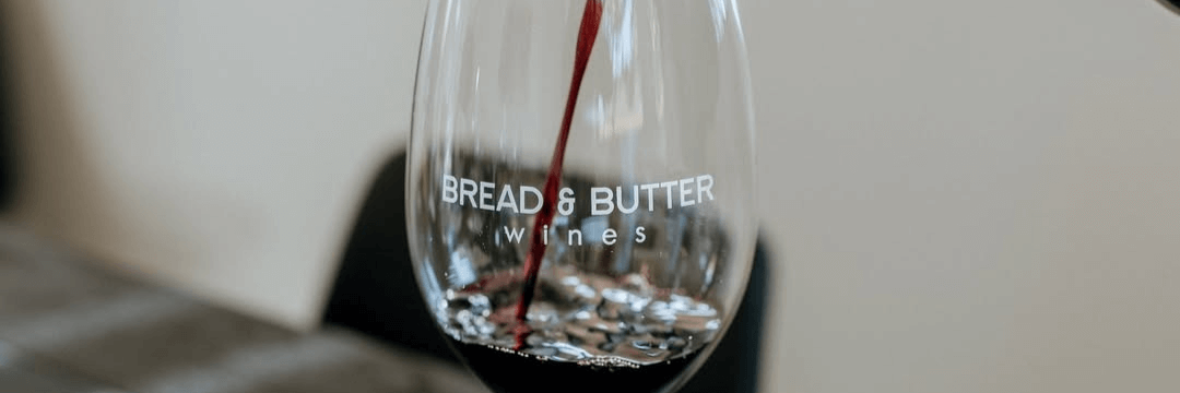 WINO KALIFORNIJSKIE BREAD & BUTTER PINOT NOIR CZERWONE WYTRAWNE 0,75L DELIKATNOŚĆ WANILII PROSTO Z USA
